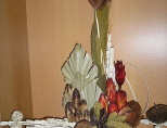 Sušinová dekorace z tropických rostlin.
